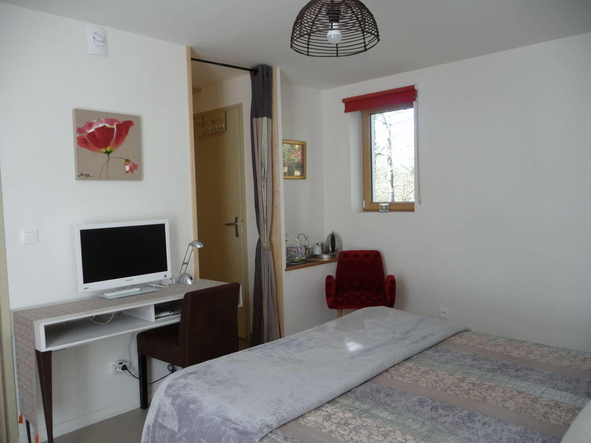 Bed and Breakfast Le Jardin Aux Oiseaux Férel Exterior foto