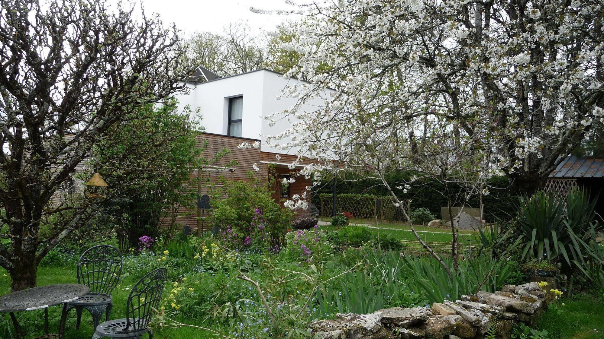 Bed and Breakfast Le Jardin Aux Oiseaux Férel Exterior foto